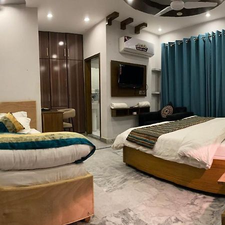 Hotel Holiday Λαχόρη Εξωτερικό φωτογραφία