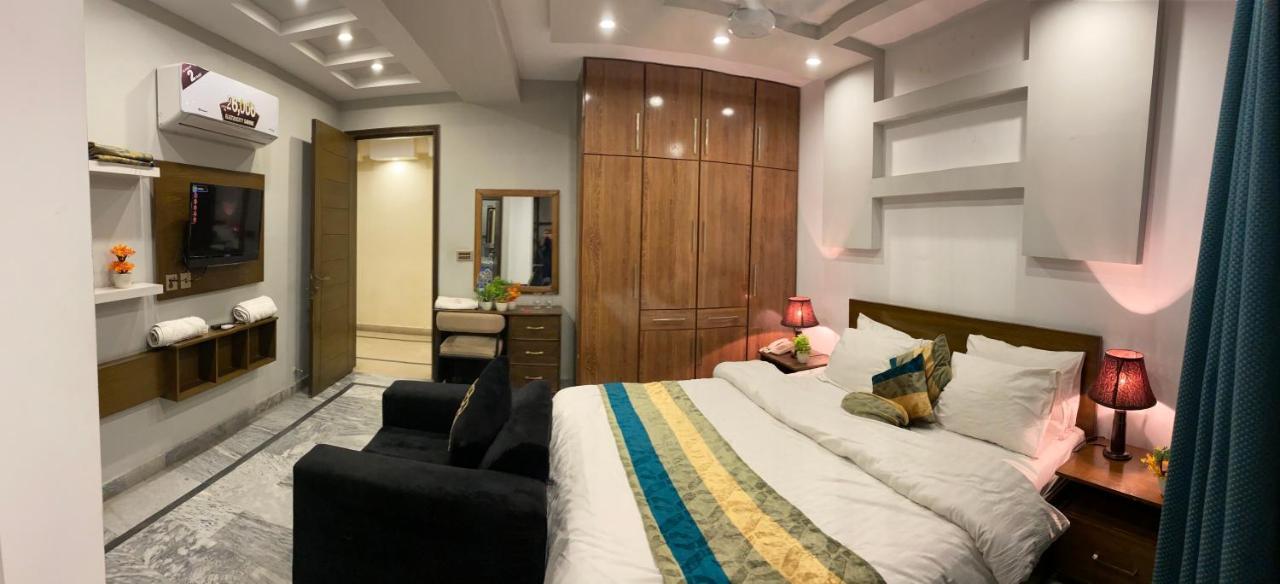 Hotel Holiday Λαχόρη Εξωτερικό φωτογραφία